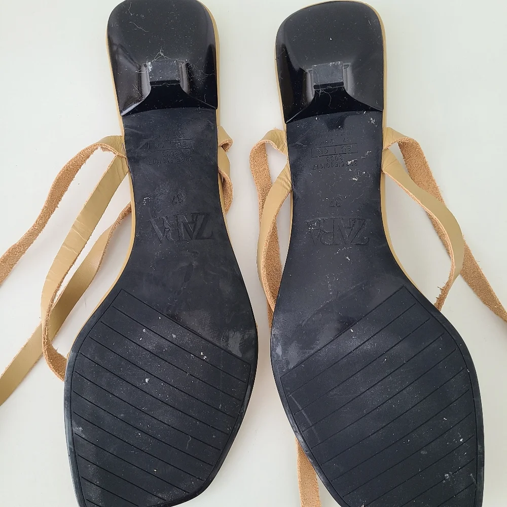 Zara Leather Ankle Tie Thong Strap Sandal in Tan, Size 6.5, Like NEW - Picture 6 of 6